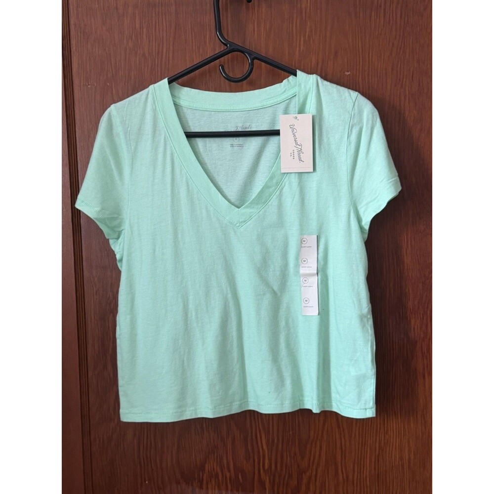 Universal Thread Women's V Neck Short Sleeve T-Shirt Mellow Green Size Medium